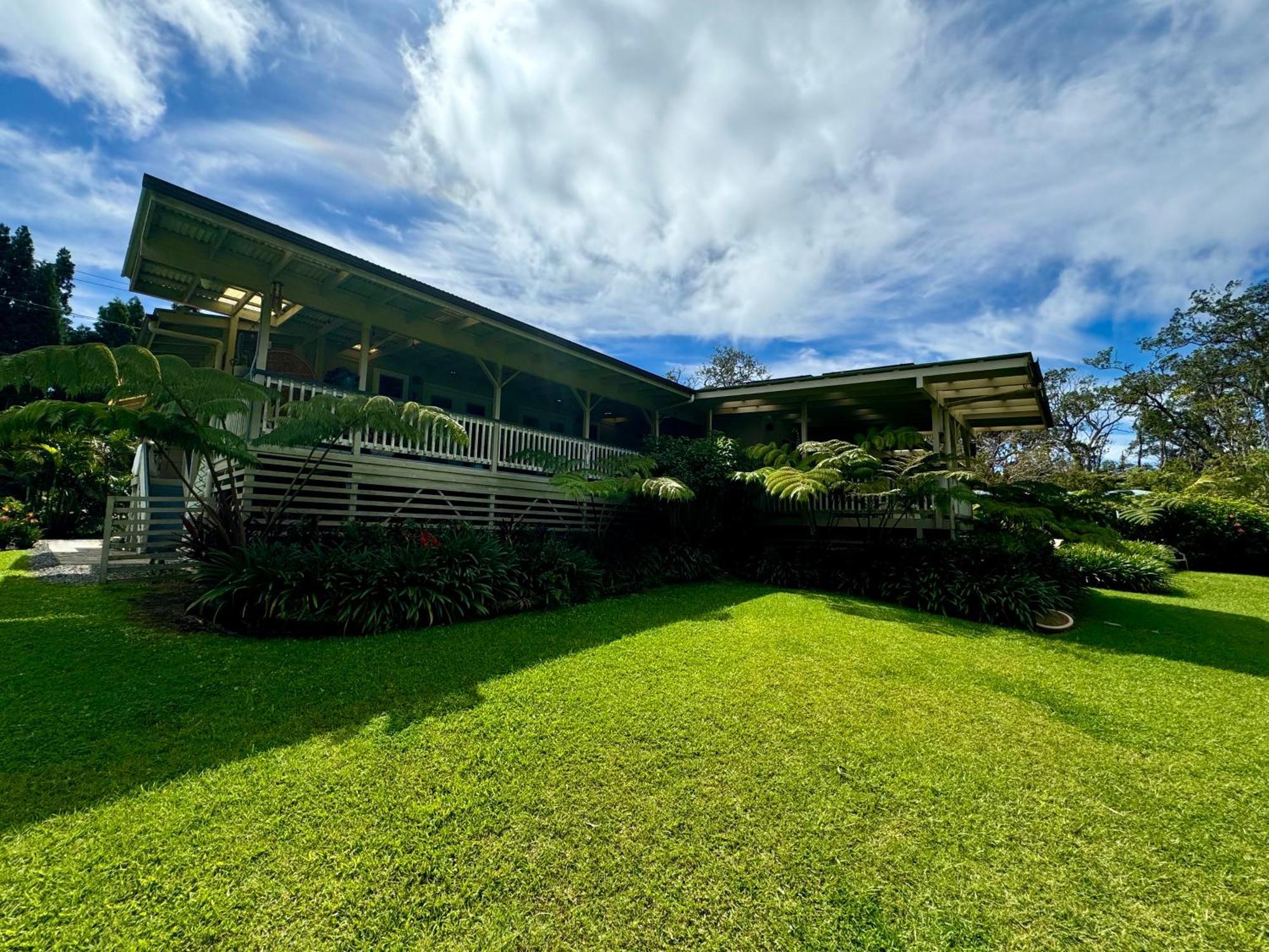 Aloha Junction Bed And Breakfast -Minutes Away From Hawaii Volcanoes National Park Exterior photo